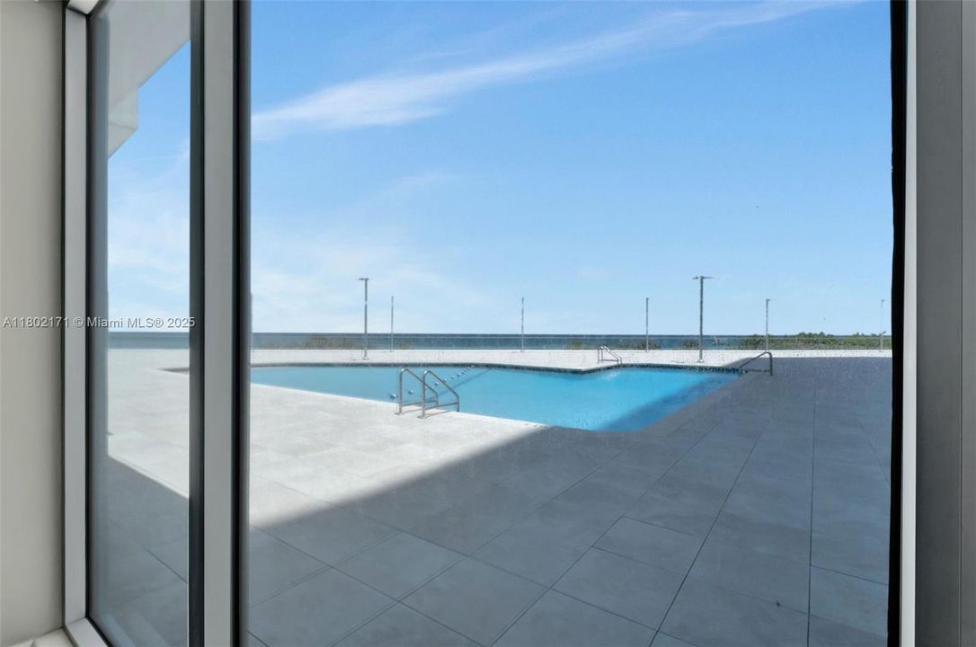 En Venta: $585,000 (1 camas, 2 baños, 912 Pies cuadrados)