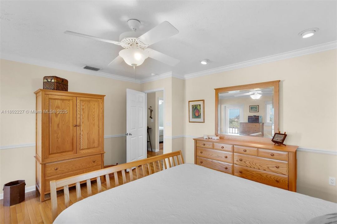 Recently Sold: $1,598,000 (4 beds, 3 baths, 2565 Square Feet)