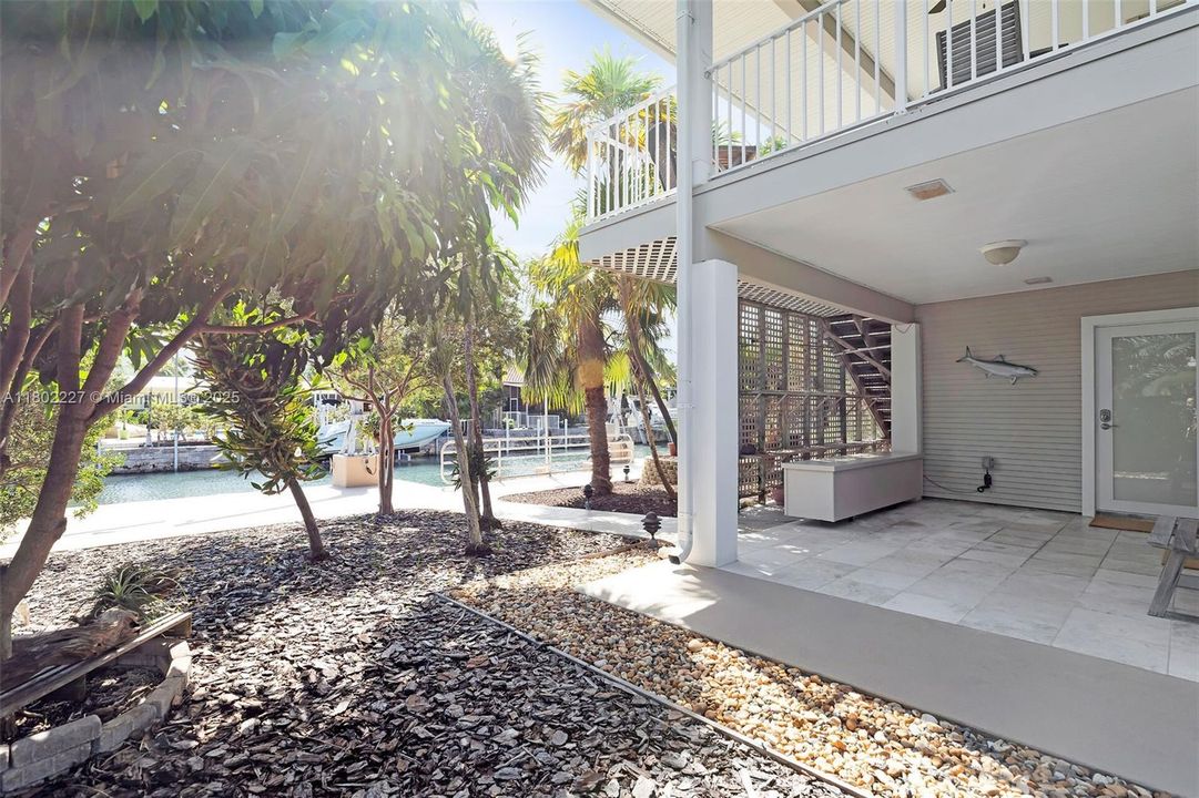 Recently Sold: $1,598,000 (4 beds, 3 baths, 2565 Square Feet)