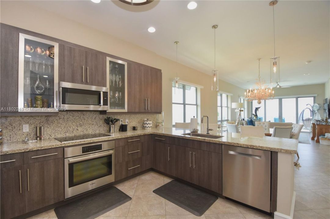 待售: $2,495,000 (2 贝兹, 2 浴室, 1894 平方英尺)