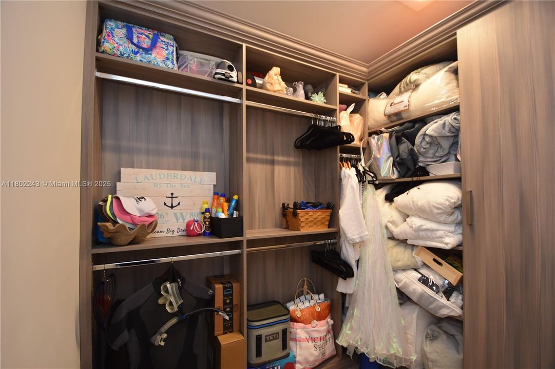 待售: $2,495,000 (2 贝兹, 2 浴室, 1894 平方英尺)