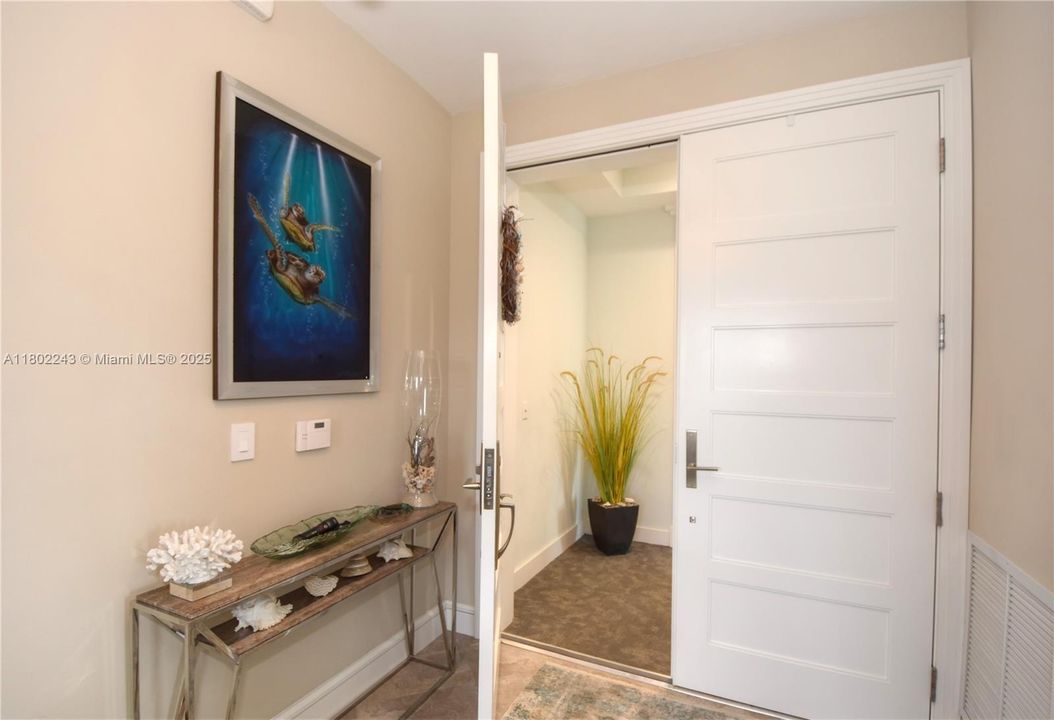 待售: $2,495,000 (2 贝兹, 2 浴室, 1894 平方英尺)