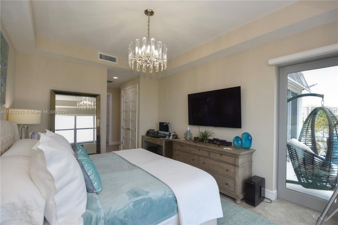 待售: $2,495,000 (2 贝兹, 2 浴室, 1894 平方英尺)