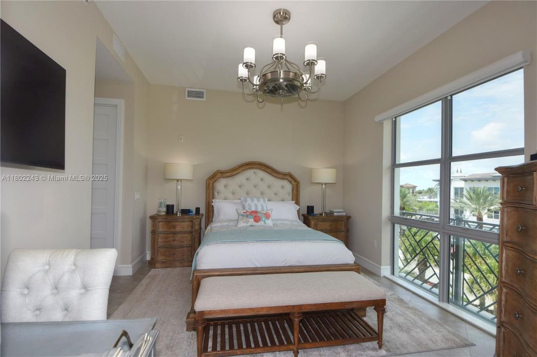 待售: $2,495,000 (2 贝兹, 2 浴室, 1894 平方英尺)