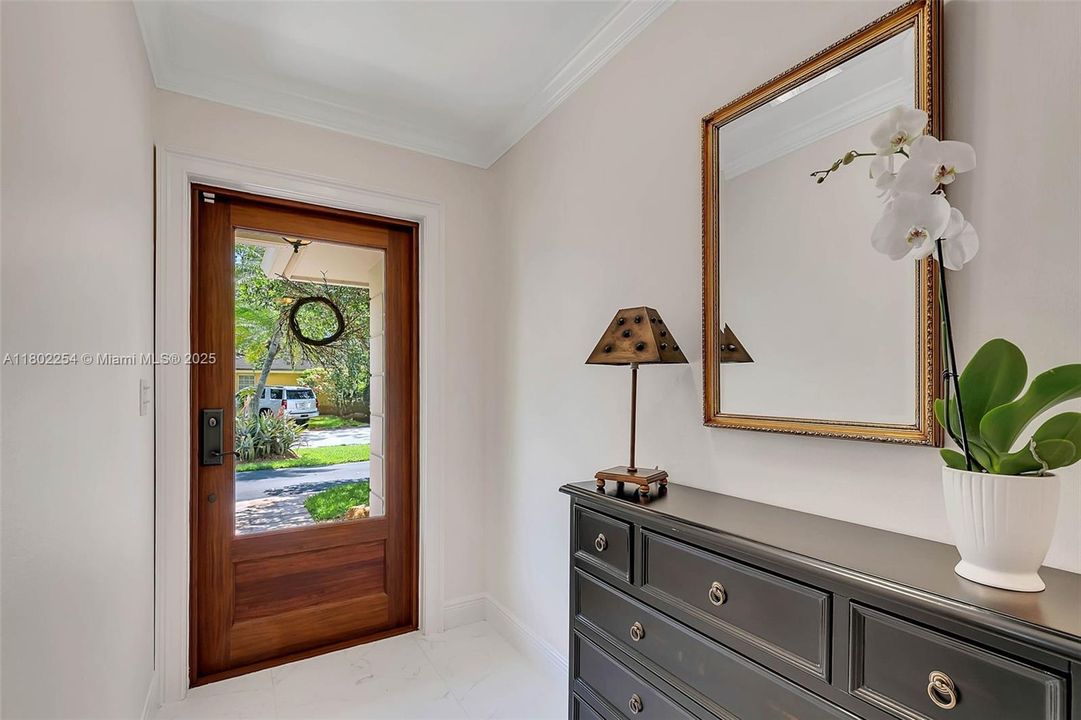 最近售出: $1,650,000 (4 贝兹, 2 浴室, 2844 平方英尺)