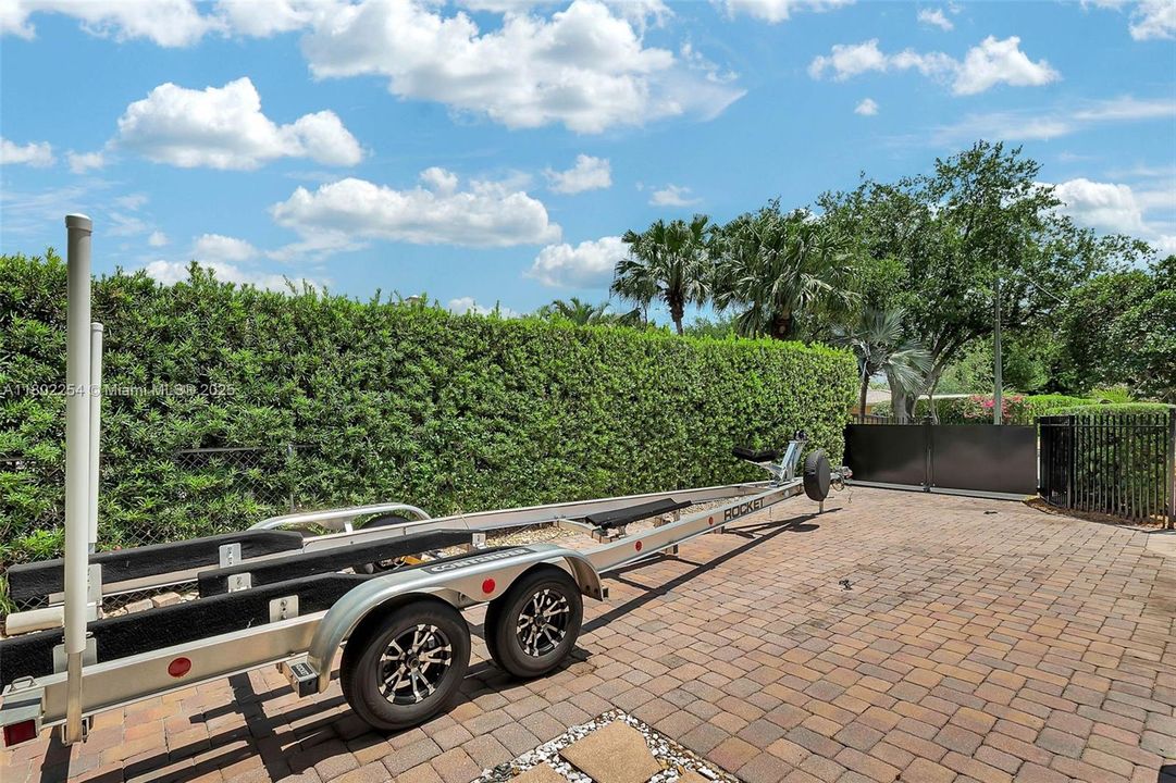 最近售出: $1,650,000 (4 贝兹, 2 浴室, 2844 平方英尺)