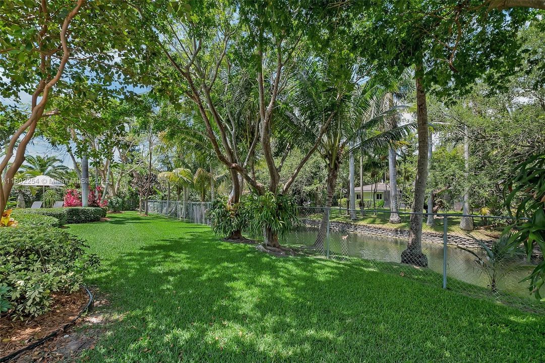 最近售出: $1,650,000 (4 贝兹, 2 浴室, 2844 平方英尺)