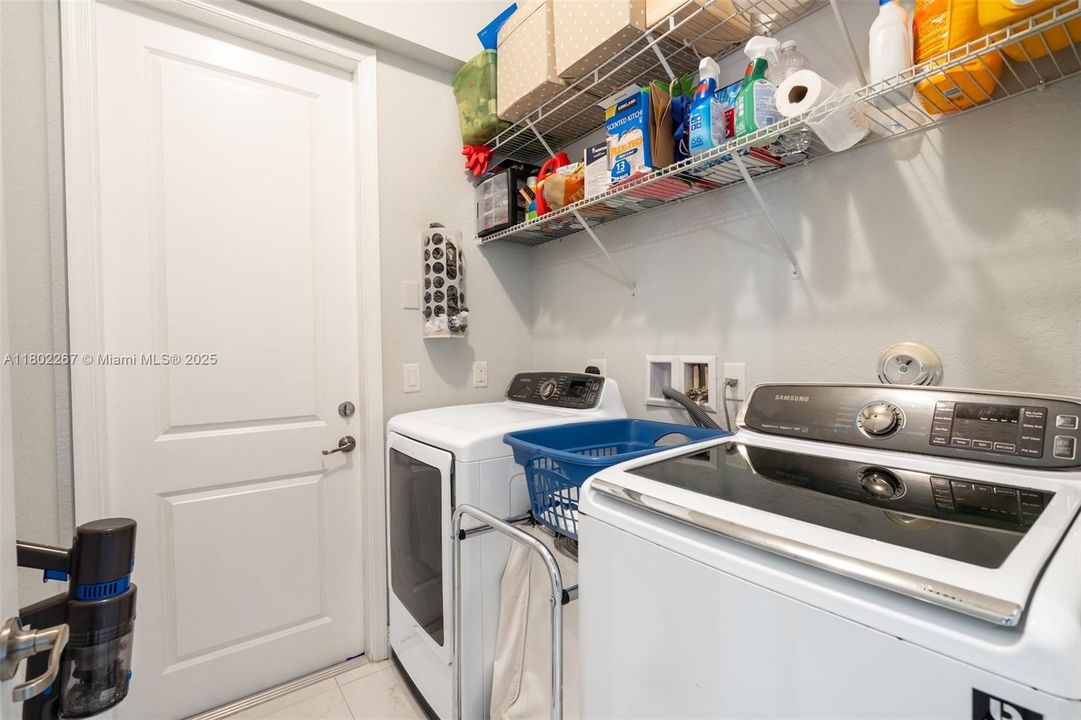 最近租的: $4,999 (4 贝兹, 4 浴室, 2418 平方英尺)