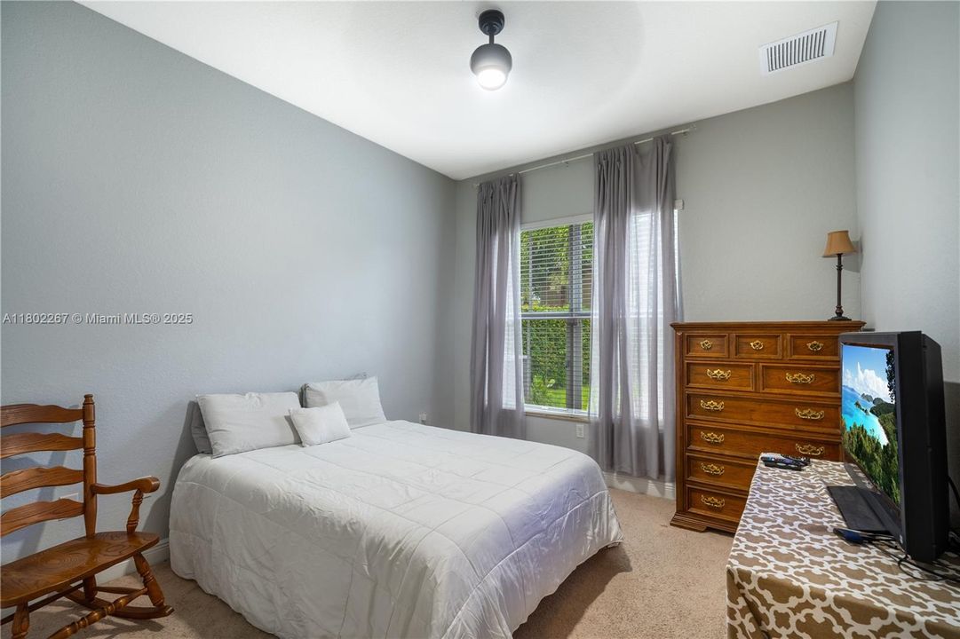 最近租的: $4,999 (4 贝兹, 4 浴室, 2418 平方英尺)