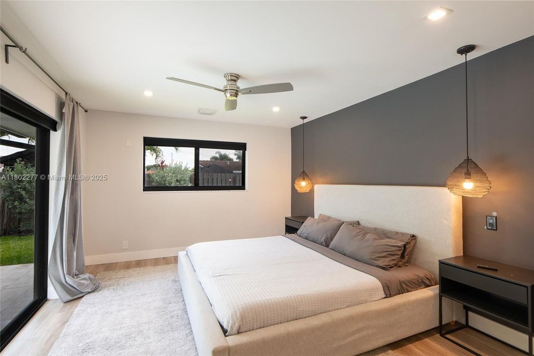 Recently Sold: $895,000 (3 beds, 2 baths, 2040 Square Feet)