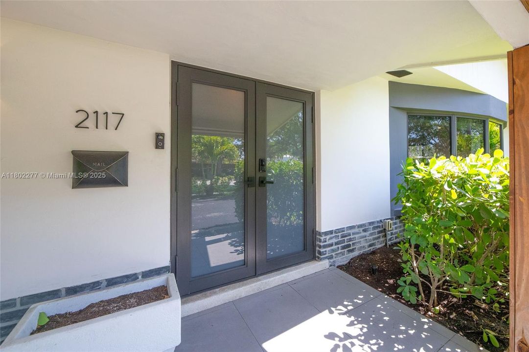 Recently Sold: $895,000 (3 beds, 2 baths, 2040 Square Feet)