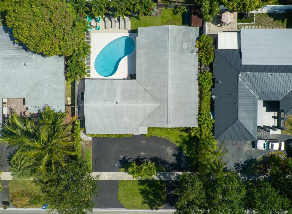 Recently Sold: $895,000 (3 beds, 2 baths, 2040 Square Feet)