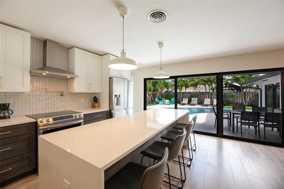 Recently Sold: $895,000 (3 beds, 2 baths, 2040 Square Feet)