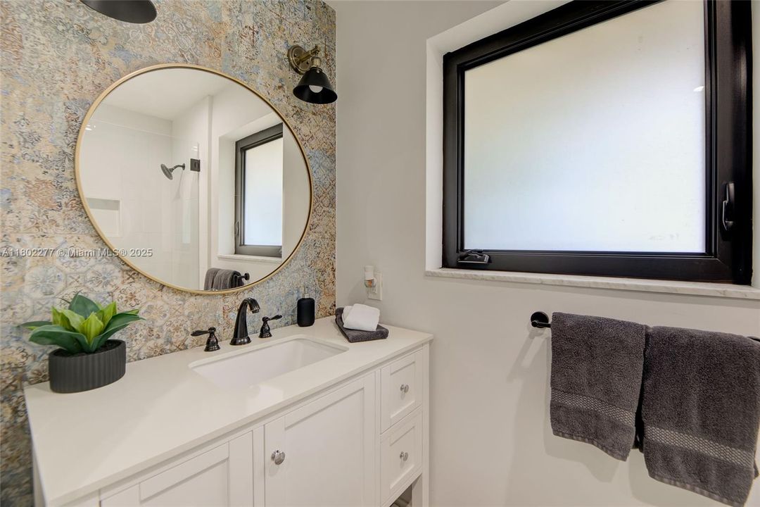 Recently Sold: $895,000 (3 beds, 2 baths, 2040 Square Feet)