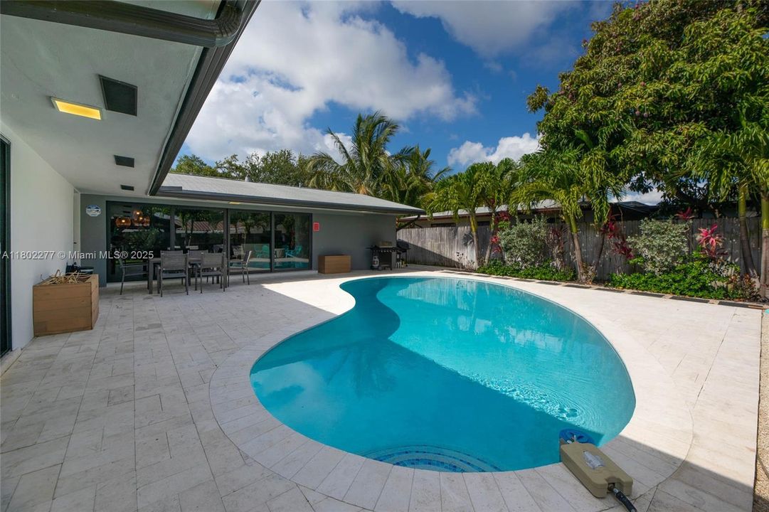 Recently Sold: $895,000 (3 beds, 2 baths, 2040 Square Feet)