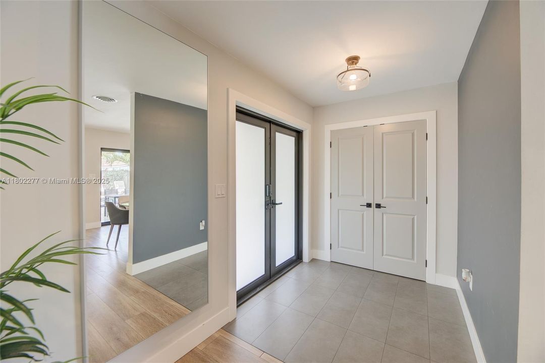 Recently Sold: $895,000 (3 beds, 2 baths, 2040 Square Feet)