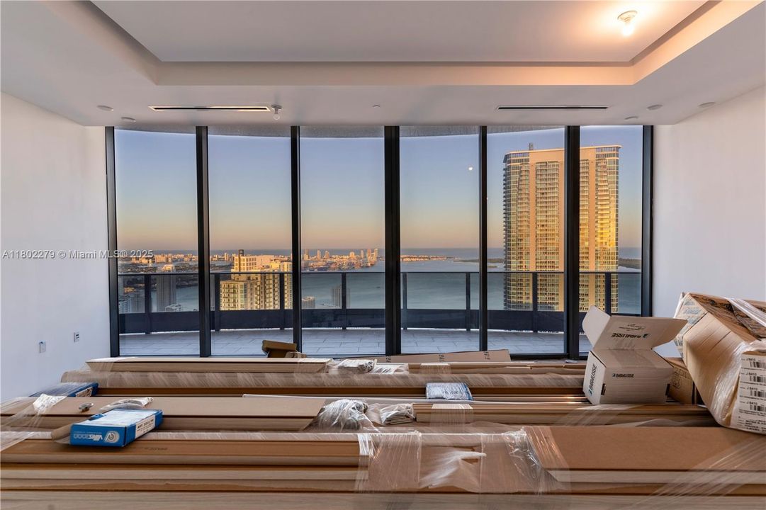 For Sale: $15,900,000 (5 beds, 7 baths, 7855 Square Feet)