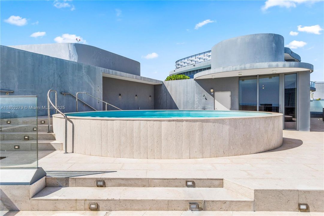 For Sale: $15,900,000 (5 beds, 7 baths, 7855 Square Feet)