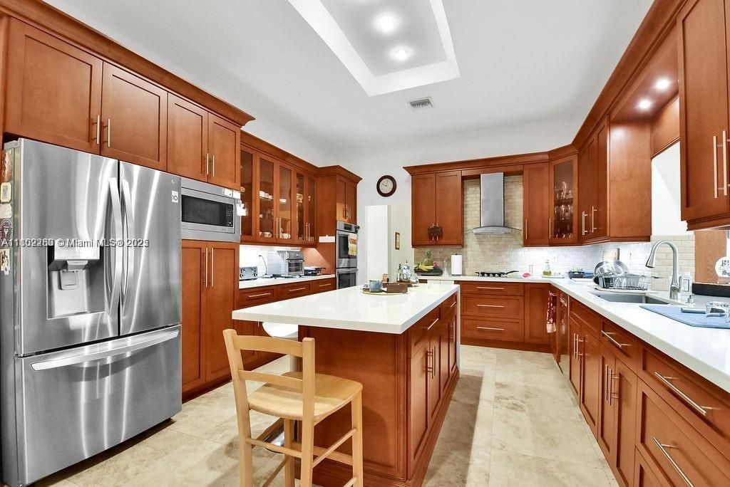 В аренду: $15,000 (6 спален, 4 ванн, 4052 Квадратных фут)