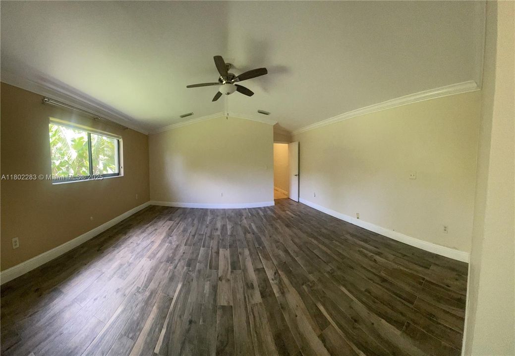 В аренду: $15,000 (6 спален, 4 ванн, 4052 Квадратных фут)