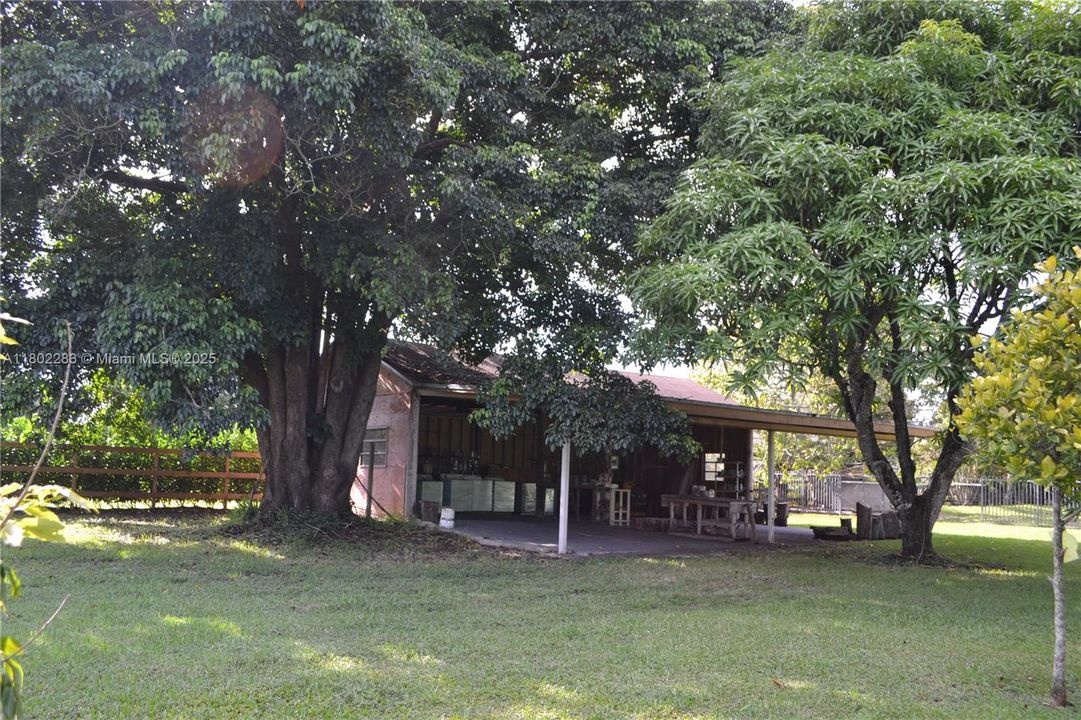 В аренду: $15,000 (6 спален, 4 ванн, 4052 Квадратных фут)