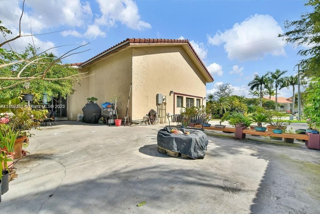 В аренду: $15,000 (6 спален, 4 ванн, 4052 Квадратных фут)