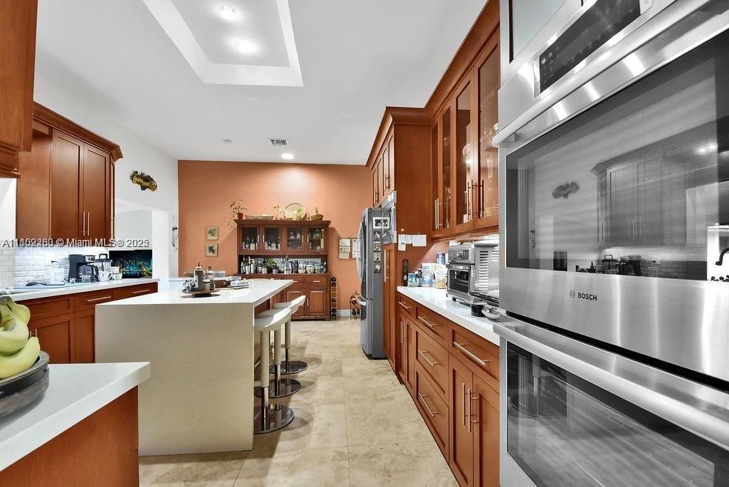 В аренду: $15,000 (6 спален, 4 ванн, 4052 Квадратных фут)