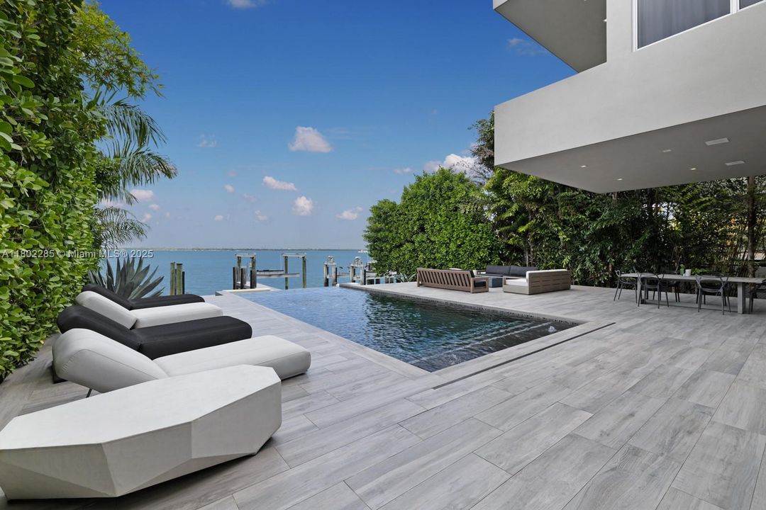 For Sale: $16,500,000 (5 beds, 5 baths, 5303 Square Feet)