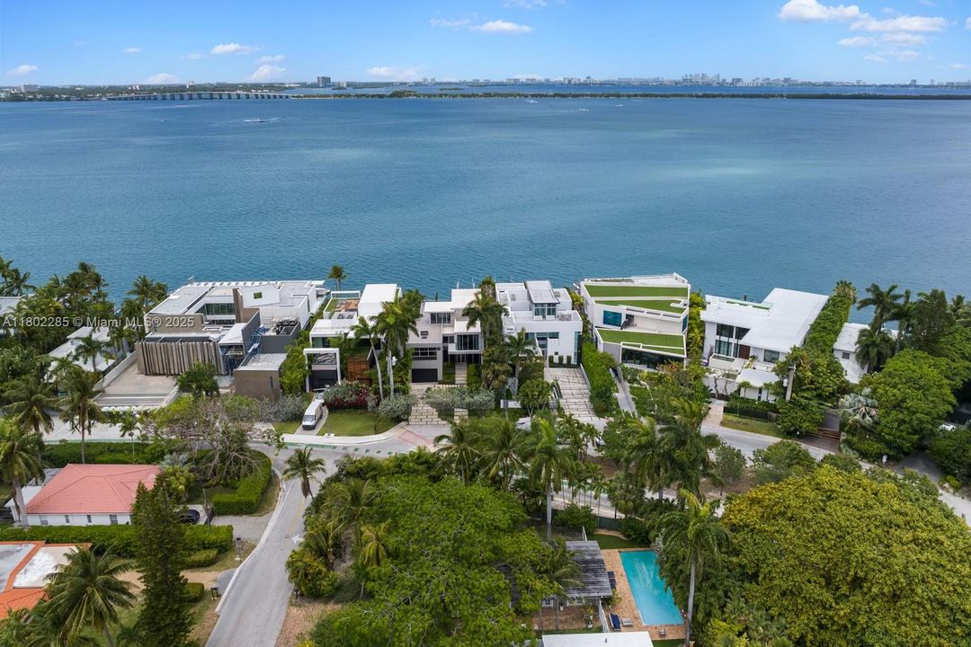 For Sale: $16,500,000 (5 beds, 5 baths, 5303 Square Feet)