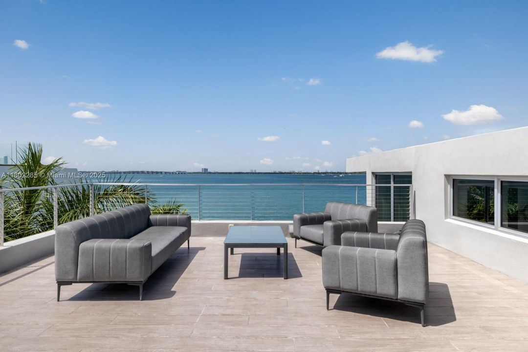 For Sale: $16,500,000 (5 beds, 5 baths, 5303 Square Feet)