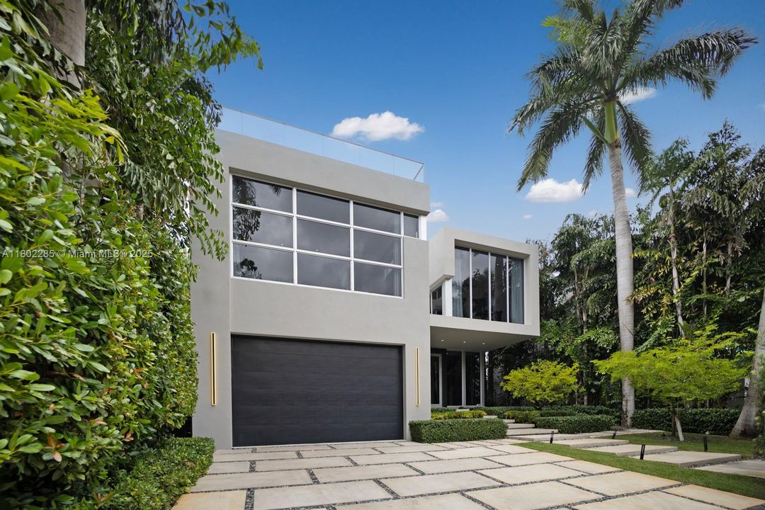 For Sale: $16,500,000 (5 beds, 5 baths, 5303 Square Feet)