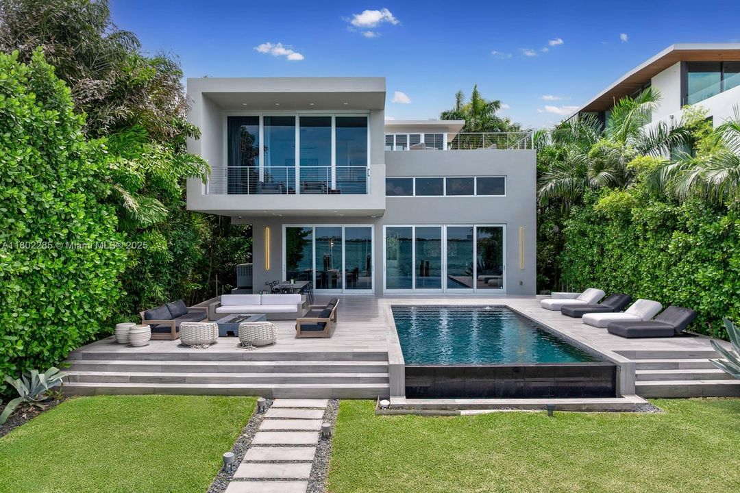 For Sale: $16,500,000 (5 beds, 5 baths, 5303 Square Feet)
