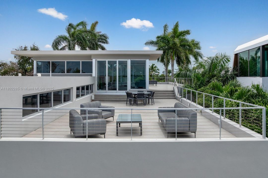 For Sale: $16,500,000 (5 beds, 5 baths, 5303 Square Feet)