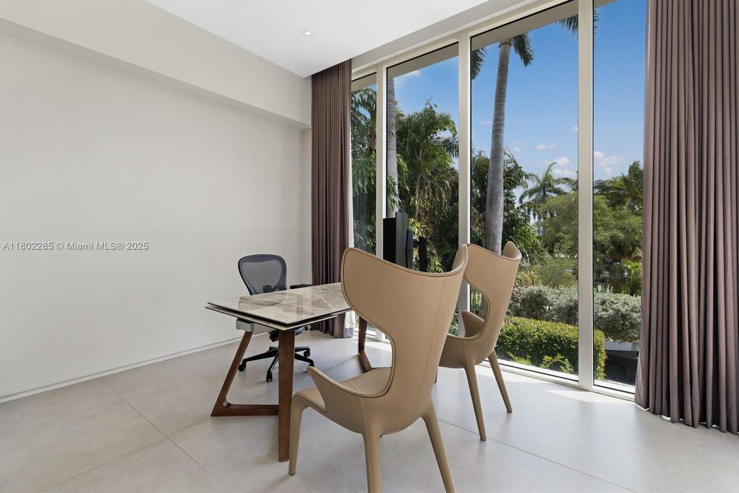 For Sale: $16,500,000 (5 beds, 5 baths, 5303 Square Feet)