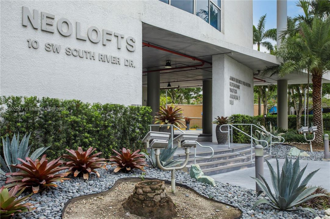 Vendido Recientemente: $349,000 (2 camas, 1 baños, 925 Pies cuadrados)