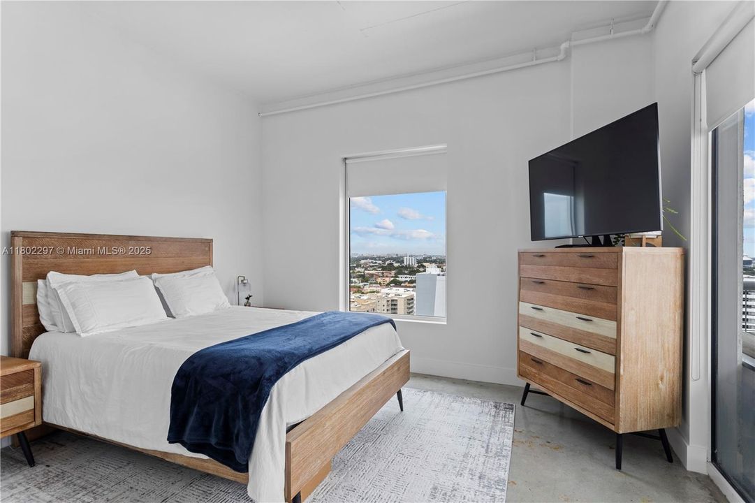 Vendido Recientemente: $349,000 (2 camas, 1 baños, 925 Pies cuadrados)