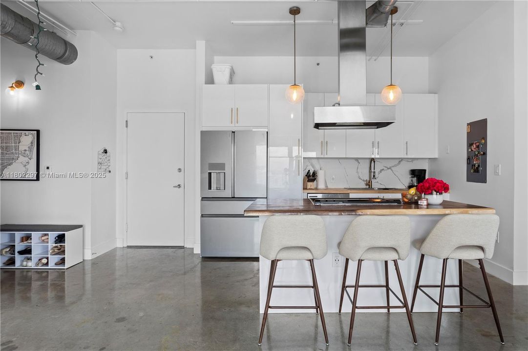 Vendido Recientemente: $349,000 (2 camas, 1 baños, 925 Pies cuadrados)