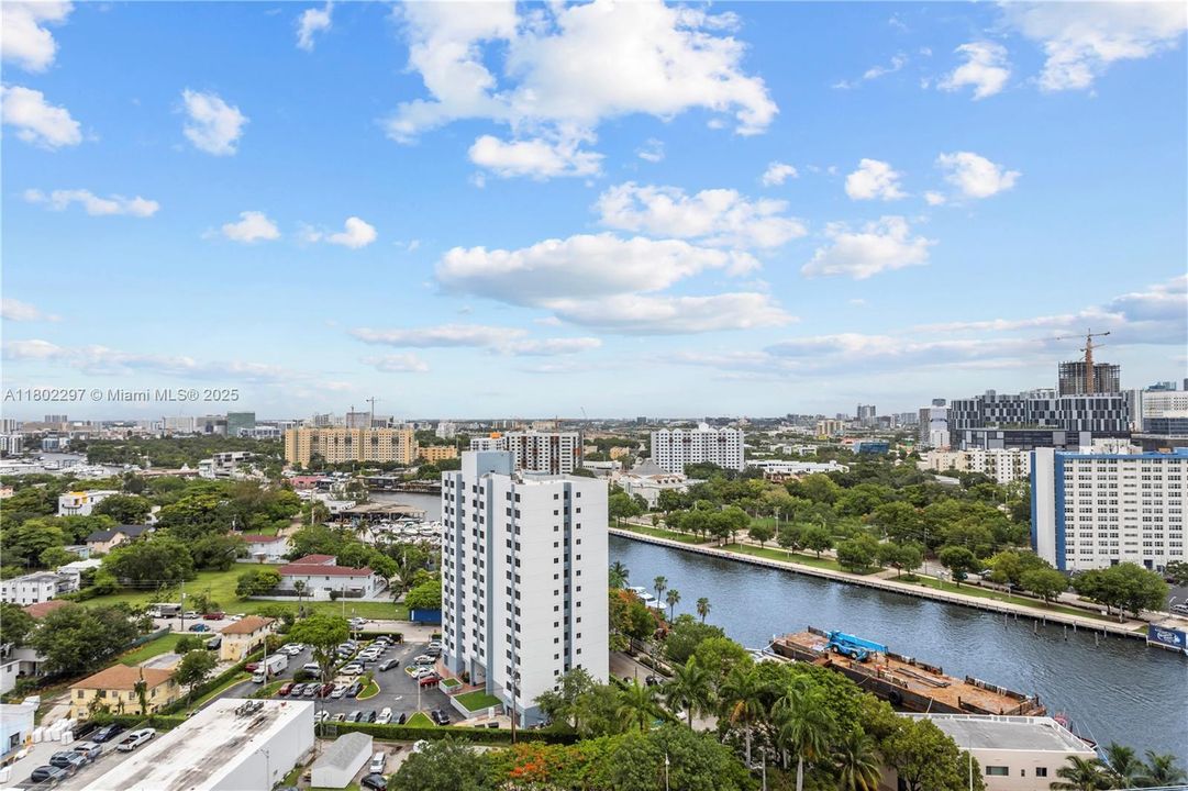 Vendido Recientemente: $349,000 (2 camas, 1 baños, 925 Pies cuadrados)