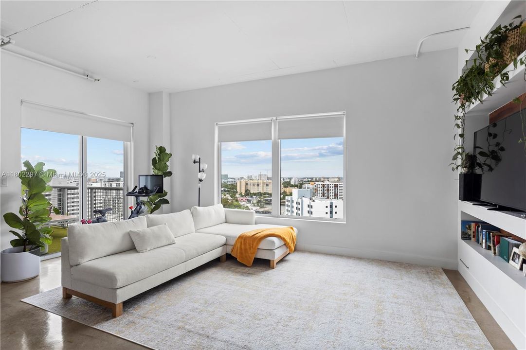 Vendido Recientemente: $349,000 (2 camas, 1 baños, 925 Pies cuadrados)