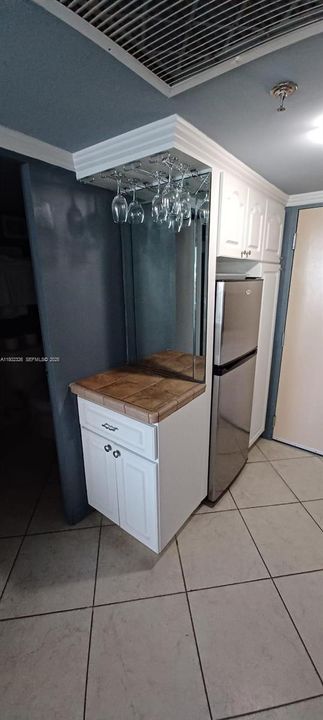 待售: $239,000 (1 贝兹, 1 浴室, 360 平方英尺)