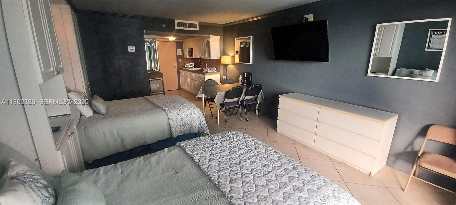 待售: $239,000 (1 贝兹, 1 浴室, 360 平方英尺)