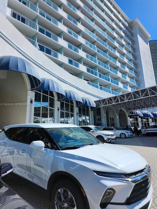 待售: $239,000 (1 贝兹, 1 浴室, 360 平方英尺)