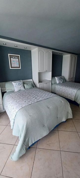 待售: $239,000 (1 贝兹, 1 浴室, 360 平方英尺)