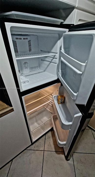 待售: $239,000 (1 贝兹, 1 浴室, 360 平方英尺)