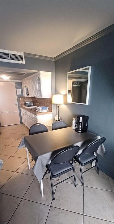 待售: $239,000 (1 贝兹, 1 浴室, 360 平方英尺)