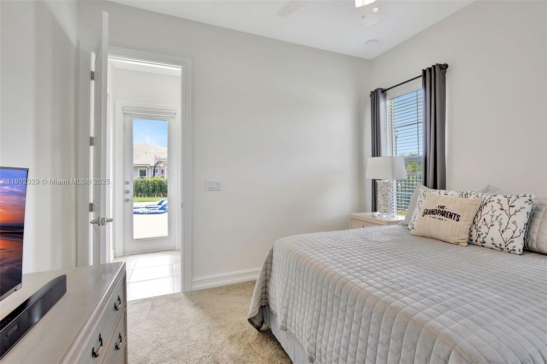 Vendido Recientemente: $1,850,000 (4 camas, 3 baños, 3136 Pies cuadrados)