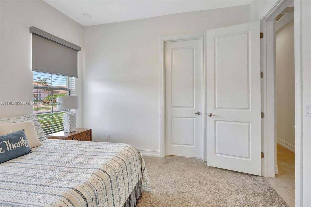 Vendido Recientemente: $1,850,000 (4 camas, 3 baños, 3136 Pies cuadrados)