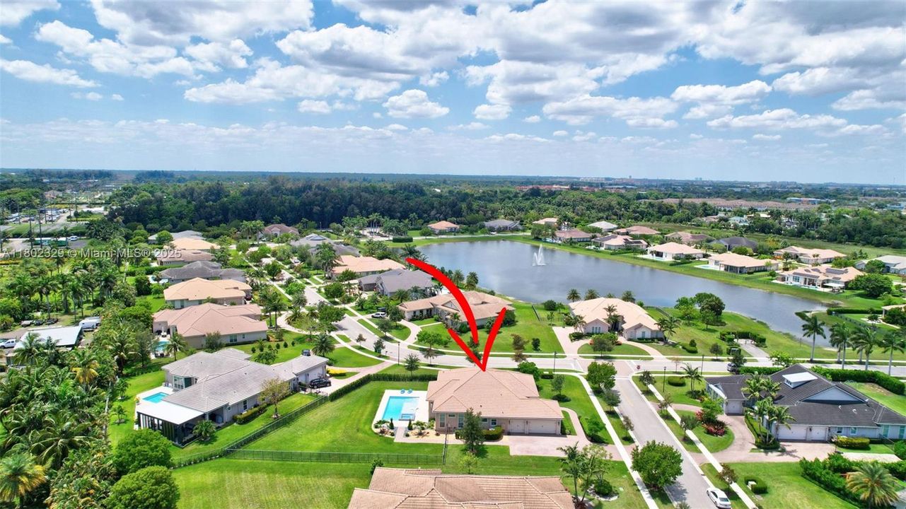 Vendido Recientemente: $1,850,000 (4 camas, 3 baños, 3136 Pies cuadrados)