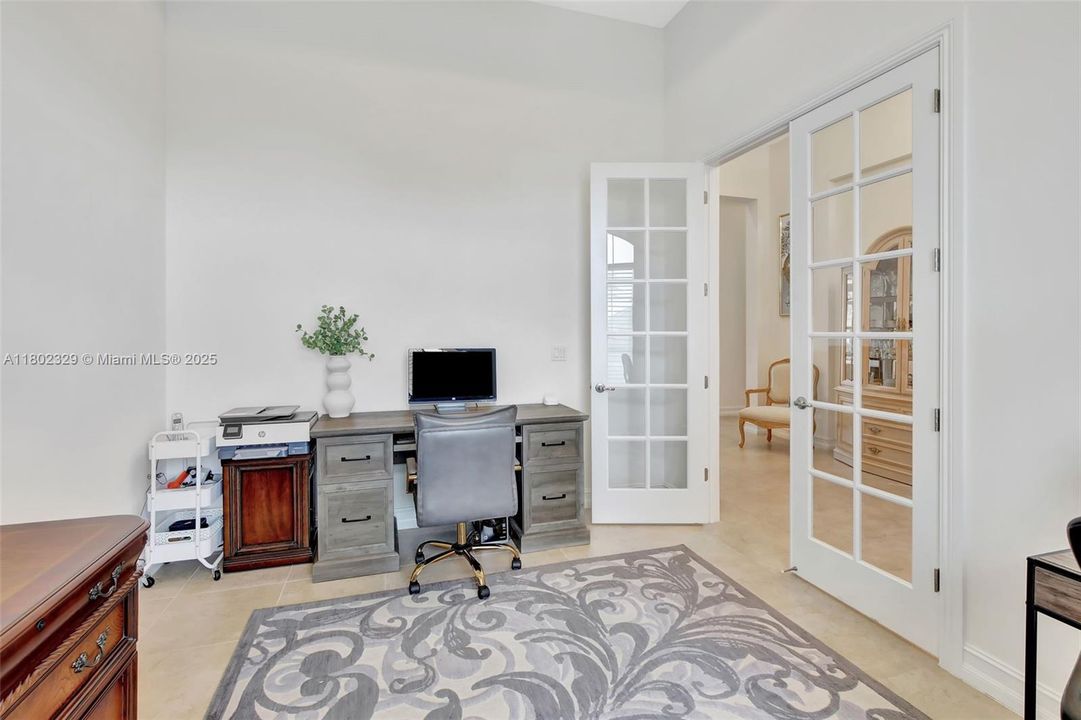 Vendido Recientemente: $1,850,000 (4 camas, 3 baños, 3136 Pies cuadrados)