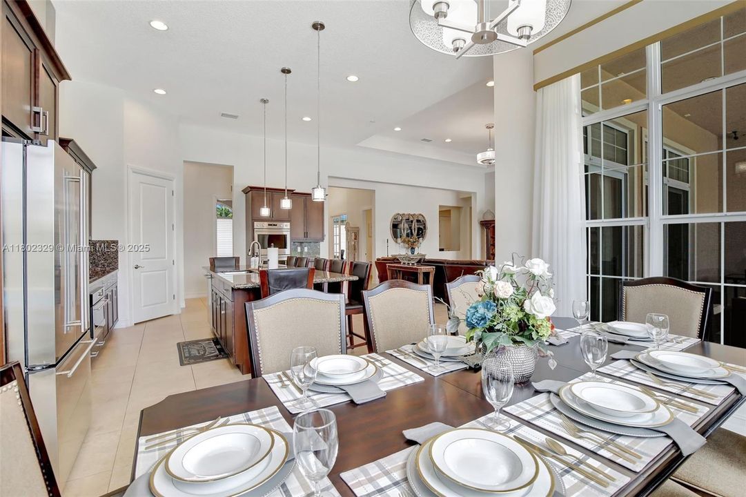 Vendido Recientemente: $1,850,000 (4 camas, 3 baños, 3136 Pies cuadrados)